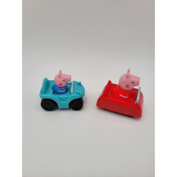 Peppa Pig Play Rug Mat with Peppa And George Car Figures - Picture 10 of 13